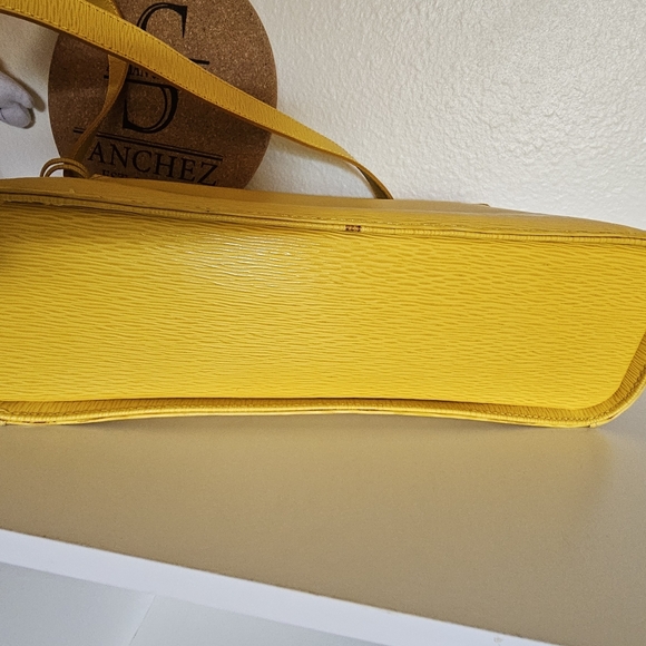 Nina Ricci - Picture 2 of 9